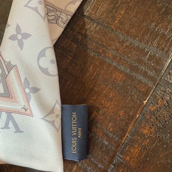 Louis Vuitton Pink Bandeau BRAND NEW - Retired & Rare - Picture 5 of 7